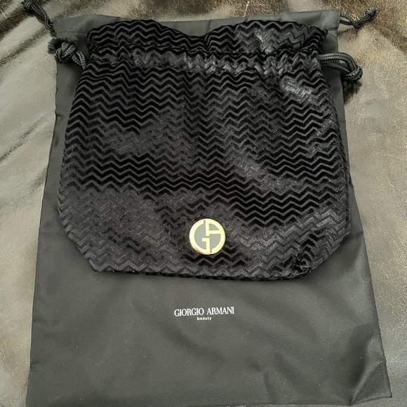 🖤BNWOT GIORGIO ARMANI BLACK VELVET BAG🖤 - Picture 1 of 8